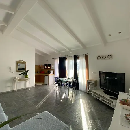 Via Sassari شقة *