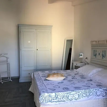 Via Sassari 아파트